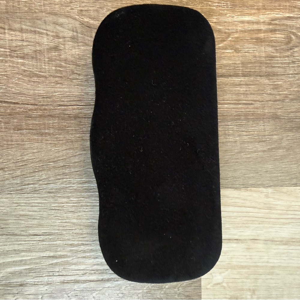 Gucci Sunglasses Case - Picture 4 of 6